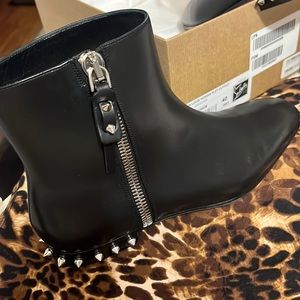 Christian Louboutin “Fun Louis Woman Flat CLF” ankle boots